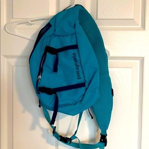 Patagonia 8L Atom Sling Turquoise